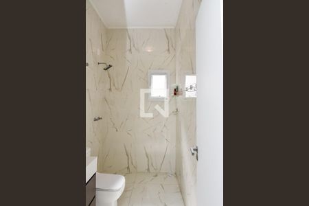 Casa à venda com 240m², 4 quartos e 2 vagas Casa à venda com 240m², 4 quartos e 2 vagasBanheiro da Suíte