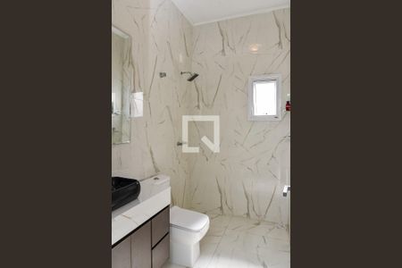 Casa à venda com 240m², 4 quartos e 2 vagas Casa à venda com 240m², 4 quartos e 2 vagasBanheiro da Suíte