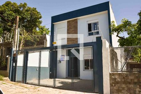 Casa à venda com 240m², 4 quartos e 2 vagas Casa à venda com 240m², 4 quartos e 2 vagasFachada