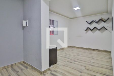 Quarto 2 de casa para alugar com 2 quartos, 60m² em Vila Marari, São Paulo