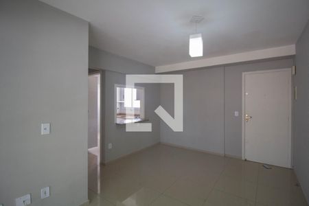Sala de apartamento à venda com 2 quartos, 54m² em Vila Carmosina, São Paulo