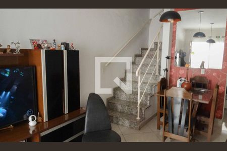 Sala de casa à venda com 2 quartos, 96m² em Quitaúna, Osasco