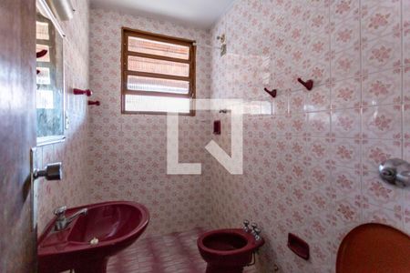 Banheiro Quarto 1 de casa à venda com 2 quartos, 240m² em Renascença, Belo Horizonte