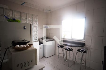 Cozinha de casa de condomínio à venda com 3 quartos, 84m² em Floramar, Belo Horizonte