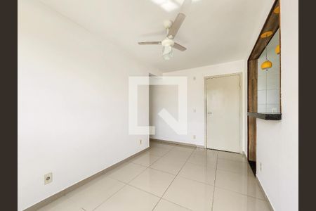 Sala de apartamento para alugar com 2 quartos, 48m² em Jardim California, Jacareí