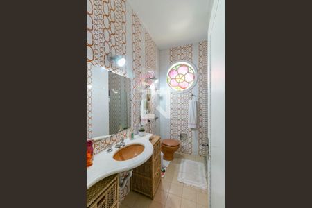 Banheiro Social de casa à venda com 4 quartos, 300m² em Serra, Belo Horizonte