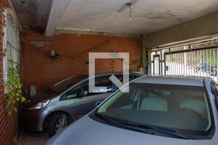 Casa à venda com 240m², 3 quartos e 3 vagas Casa à venda com 240m², 3 quartos e 3 vagasGaragem