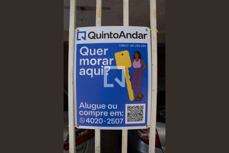 Casa à venda com 240m², 3 quartos e 3 vagas Casa à venda com 240m², 3 quartos e 3 vagasFachada