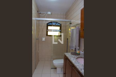 Casa à venda com 240m², 3 quartos e 3 vagas Casa à venda com 240m², 3 quartos e 3 vagasBanheiro 3