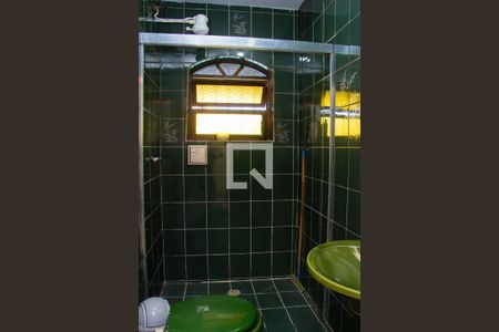 Casa à venda com 240m², 3 quartos e 3 vagas Casa à venda com 240m², 3 quartos e 3 vagasBanheiro 2