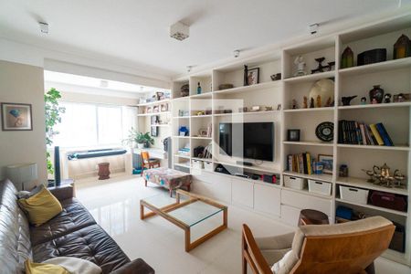 Sala de casa à venda com 4 quartos, 250m² em Mirandópolis, São Paulo