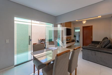 Sala de casa para alugar com 2 quartos, 60m² em Heliópolis, Belo Horizonte