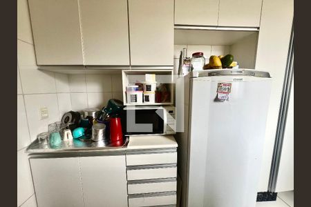 Cozinha de apartamento à venda com 2 quartos, 44m² em Chácaras Reunidas Santa Terezinha, Contagem