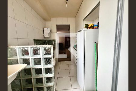 Cozinha de apartamento à venda com 2 quartos, 44m² em Chácaras Reunidas Santa Terezinha, Contagem