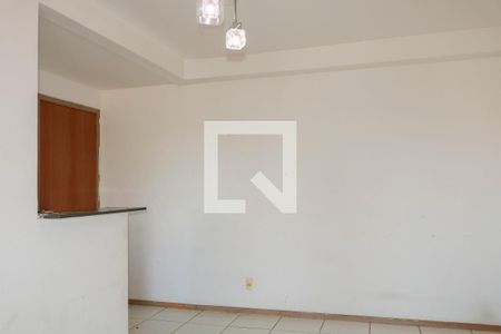 Sala de apartamento para alugar com 2 quartos, 52m² em Todos Os Santos, Rio de Janeiro