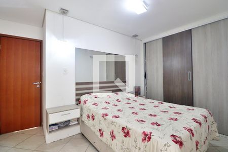 Suíte - Quarto 1 de apartamento para alugar com 2 quartos, 76m² em Vila Metalúrgica, Santo André