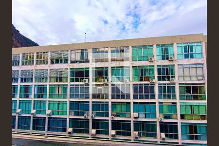 Sala vista  de apartamento à venda com 4 quartos, 239m² em Copacabana, Rio de Janeiro