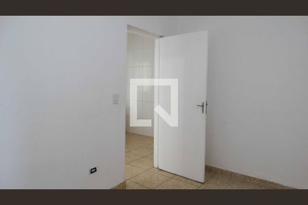 Quarto de kitnet/studio para alugar com 1 quarto, 25m² em Quitaúna, Osasco