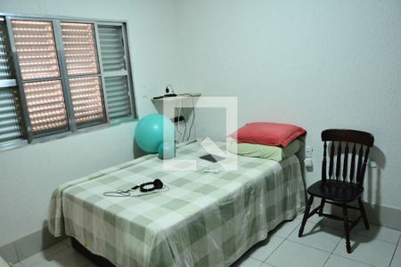 Suite de casa para alugar com 3 quartos, 178m² em Guilhermina, Praia Grande