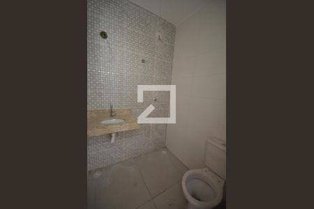 Banheiro de apartamento à venda com 1 quarto, 28m² em Vila Mazzei, São Paulo