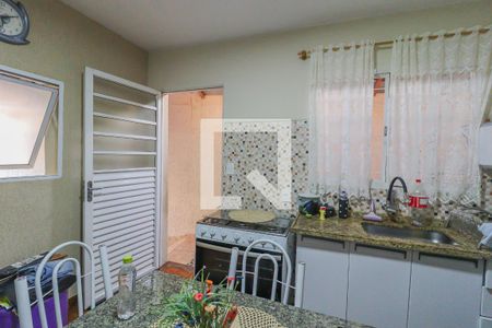 Casa à venda com 200m², 3 quartos e 4 vagas Casa à venda com 200m², 3 quartos e 4 vagasEdícula