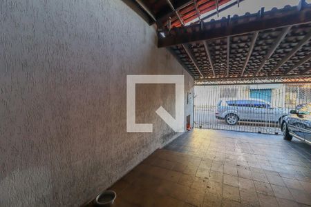 Casa à venda com 200m², 3 quartos e 4 vagas Casa à venda com 200m², 3 quartos e 4 vagasGaragem