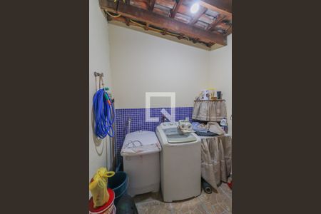 Casa à venda com 200m², 3 quartos e 4 vagas Casa à venda com 200m², 3 quartos e 4 vagasEdícula