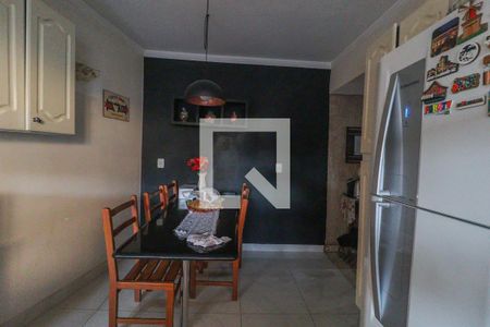 Casa à venda com 200m², 3 quartos e 4 vagas Casa à venda com 200m², 3 quartos e 4 vagasCozinha