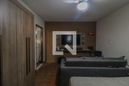 Casa à venda com 200m², 3 quartos e 4 vagas Casa à venda com 200m², 3 quartos e 4 vagasEdícula