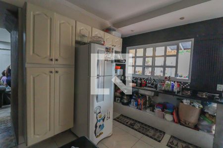 Casa à venda com 200m², 3 quartos e 4 vagas Casa à venda com 200m², 3 quartos e 4 vagasCozinha