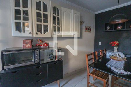 Casa à venda com 200m², 3 quartos e 4 vagas Casa à venda com 200m², 3 quartos e 4 vagasCozinha