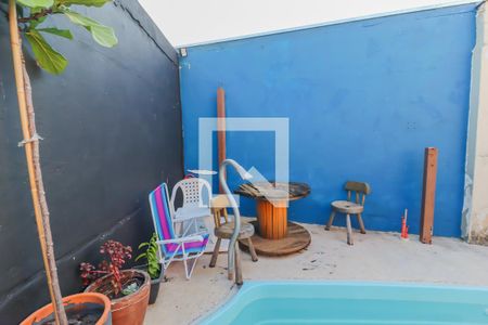 Casa à venda com 200m², 3 quartos e 4 vagas Casa à venda com 200m², 3 quartos e 4 vagasPiscina