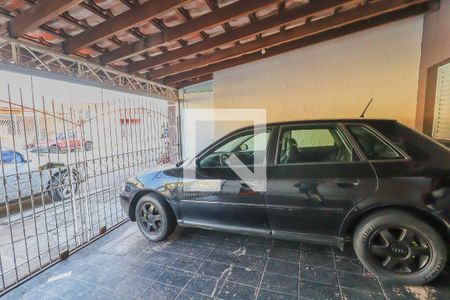 Casa à venda com 200m², 3 quartos e 4 vagas Casa à venda com 200m², 3 quartos e 4 vagasGaragem