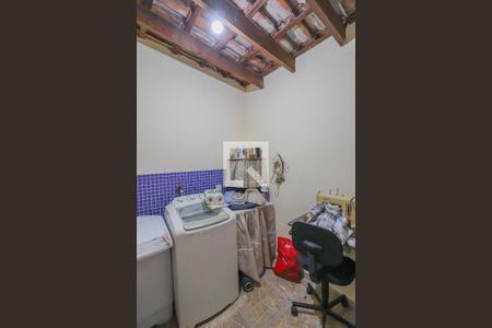 Casa à venda com 200m², 3 quartos e 4 vagas Casa à venda com 200m², 3 quartos e 4 vagasEdícula