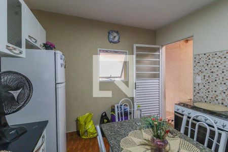 Casa à venda com 200m², 3 quartos e 4 vagas Casa à venda com 200m², 3 quartos e 4 vagasEdícula