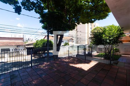 Casa para alugar com 225m², 4 quartos e 2 vagas Casa para alugar com 225m², 4 quartos e 2 vagasQuintal