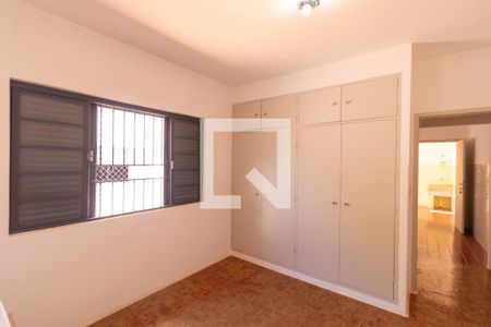 Casa para alugar com 225m², 4 quartos e 2 vagas Casa para alugar com 225m², 4 quartos e 2 vagasQuarto (Edícula)