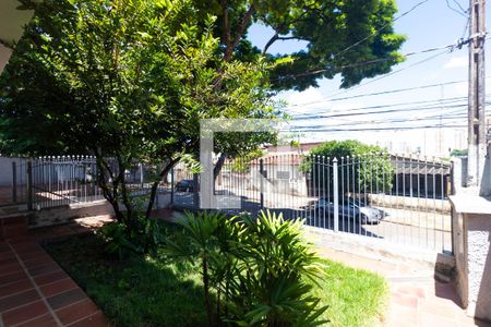 Casa para alugar com 225m², 4 quartos e 2 vagas Casa para alugar com 225m², 4 quartos e 2 vagasQuintal