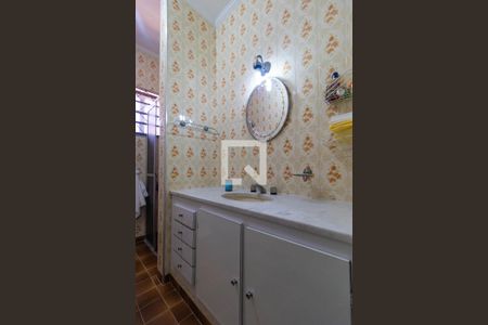 Casa para alugar com 225m², 4 quartos e 2 vagas Casa para alugar com 225m², 4 quartos e 2 vagasBanheiro