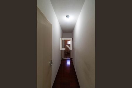 Casa para alugar com 225m², 4 quartos e 2 vagas Casa para alugar com 225m², 4 quartos e 2 vagasCorredor