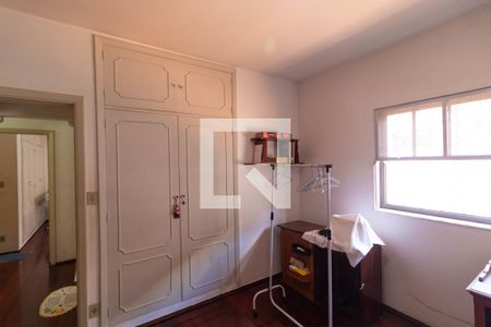 Casa para alugar com 225m², 4 quartos e 2 vagas Casa para alugar com 225m², 4 quartos e 2 vagasQuarto 01