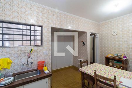 Casa para alugar com 225m², 4 quartos e 2 vagas Casa para alugar com 225m², 4 quartos e 2 vagasCozinha