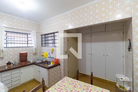 Casa para alugar com 225m², 4 quartos e 2 vagas Casa para alugar com 225m², 4 quartos e 2 vagasCozinha