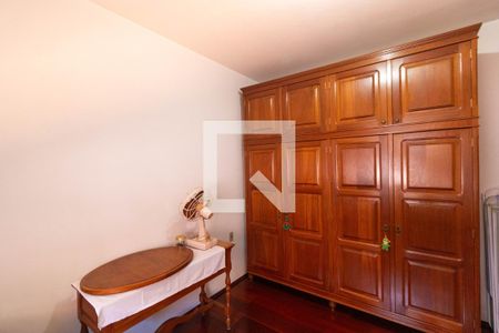 Casa para alugar com 225m², 4 quartos e 2 vagas Casa para alugar com 225m², 4 quartos e 2 vagasQuarto 01