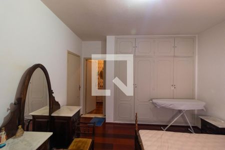 Casa para alugar com 225m², 4 quartos e 2 vagas Casa para alugar com 225m², 4 quartos e 2 vagasSuíte