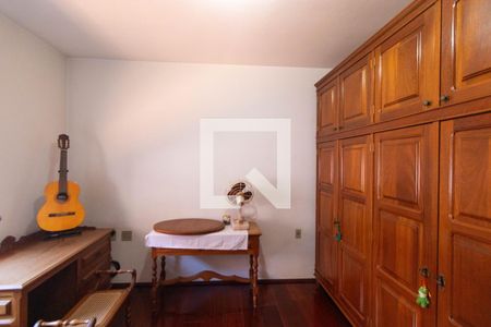 Casa para alugar com 225m², 4 quartos e 2 vagas Casa para alugar com 225m², 4 quartos e 2 vagasQuarto 01