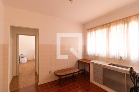 Casa para alugar com 225m², 4 quartos e 2 vagas Casa para alugar com 225m², 4 quartos e 2 vagasCozinha(Edícula)