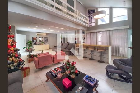 Casa de condomínio à venda com 600m², 7 quartos e 4 vagasSala de estar