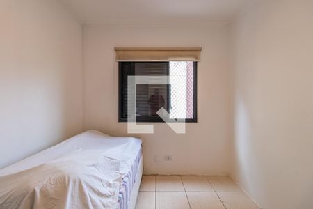 Quarto 2 de apartamento para alugar com 3 quartos, 70m² em Jardim Tupanci, Barueri