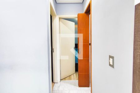 Corredor de apartamento à venda com 2 quartos, 39m² em Parque das Nações, Santo André